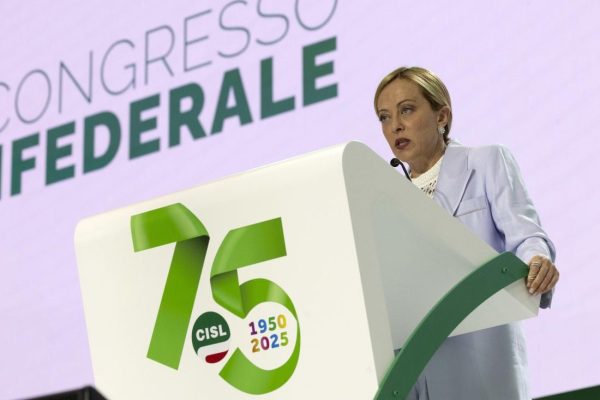 Giorgia Meloni al congresso della Cisl.