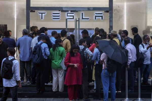 Tesla, il primo showroom in India.