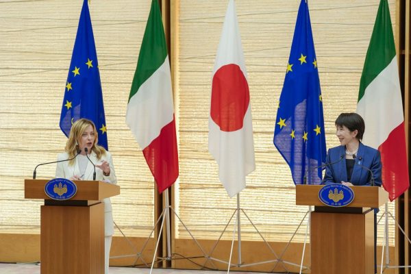 giorgia meloni italia giappone